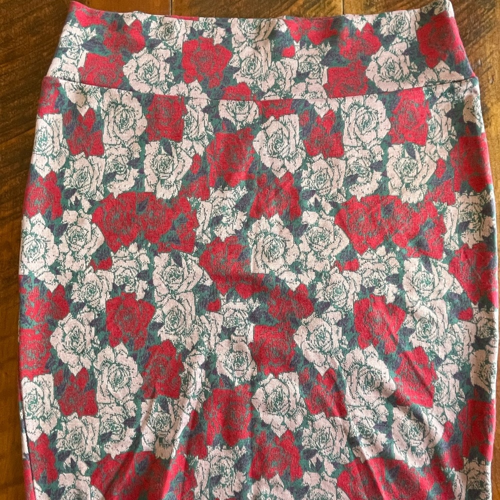 Beautiful floral pencil skirt!